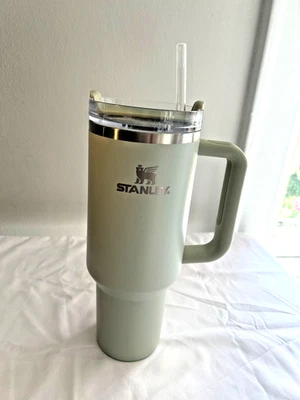 Stanley Cup, 40 oz., pale green, with lid & straw, excellent pre-owned condition - Image 1 of 4