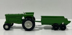 Vintage Tootsie Toy Tractor & Spreader Trailer John Deere Green 1970's Excellent - Picture 1 of 14
