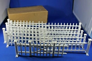 Plasticville - O/S CF-5 Picket Fence & Gate - Dealers Box - Excellent+++ - Picture 1 of 9