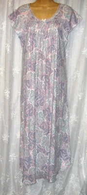 CAMISOLA NOVA COM ETIQUETAS MED MISS ELAINE ESTAMPA PAISLEY ALGODÃO POLI ACABAMENTO EM RENDA - Imagem 1 de 3