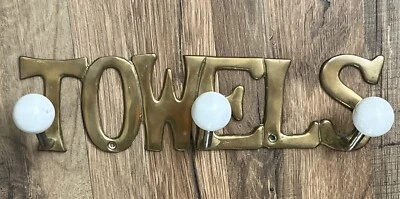 Toalla o bata colgante de pared con letras de latón pátina de colección 3 ganchos perilla de porcelana Foto 1 de 4