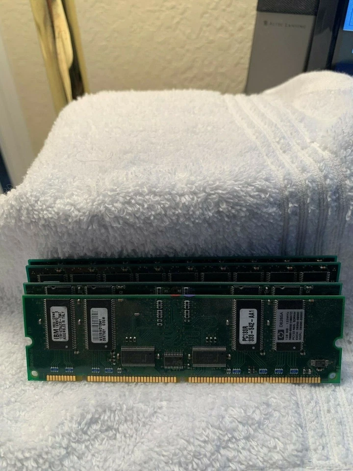 Four Used HP D8265A D8265-69000 D8265-63000 128MB SDRAM - Image 1 of 1