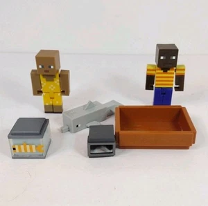 2021 Minecraft Figures Lot Dolphin Fish Bowl Boat Helmet - Picture 1 of 9