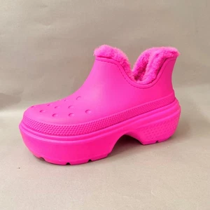 Crocs Stomp Bota Corta Rosa Caliente Imitación Piel Forrada Botas Plataforma Para Mujer 9 Para Hombre 7 - Imagen 1 de 13