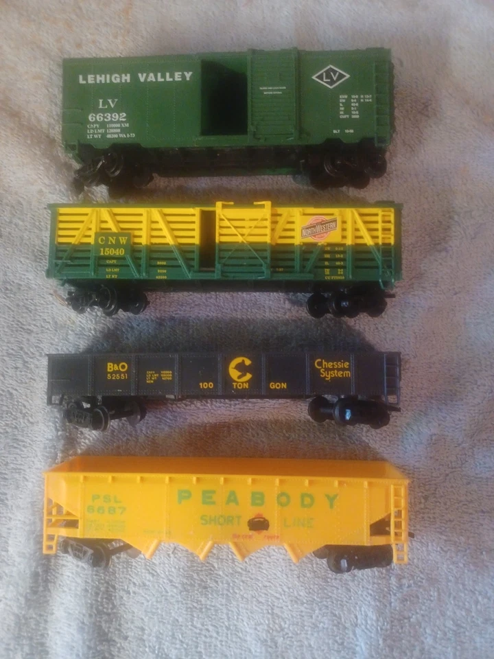 HO Scale Train 4 Car Lot. - Image 1 of 1