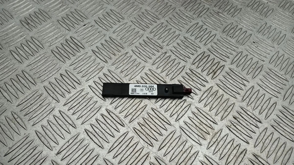 Amplificador aéreo 718 CAYMAN GT4 982 4M0035504 Foto 1 de 4