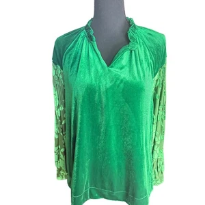 Top Umgee Terciopelo Estampado Floral Detalle Manga Larga - Verde - M - Imagen 1 de 6
