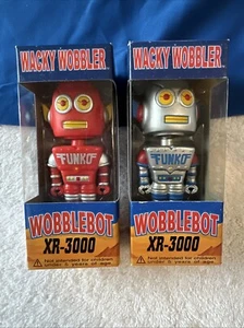 FUNKO Wobblebot XR-3000 Red & Silver Wacky Wobbler Bobblehead SCOOTERS c320 - Picture 1 of 18