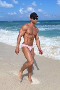 Aussiebum "Real Men CAN wear PINK", Especially this one, anywhere real men hang! - Picture 1 of 11
