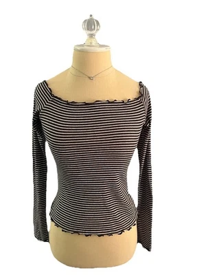 Hollister Talla Mediana Rayas Blanco y Negro Fuera del Hombro Manga Larga Foto 1 de 3