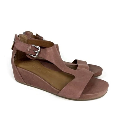 Сандалии Gentle Souls Gwendaline розово-лиловые кожаные с пряжкой на танкетке каблуке 6,5 - Изображение 1 из 4