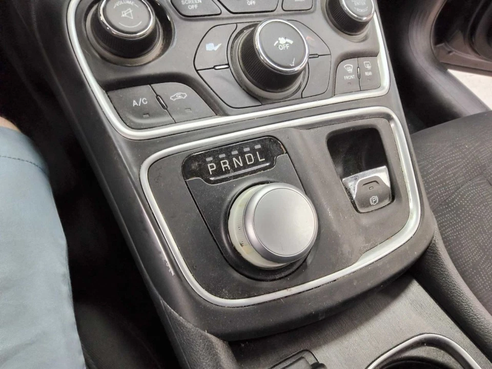 Palanca de cambios Chrysler 200 2015 transmisión 624403 Foto 1 de 1