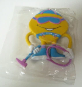 KEYRING - YELLOW BOY WITH BACKPACK - SEALED - NEW CONDITION - Picture 1 of 2