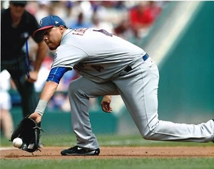 WILMER FLORES NEW YORK METS ACTION SIGNED 8x10 - Picture 1 of 1