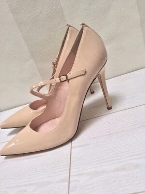 SJP Sarah Jessica Parker Diana Asymmetric Nude Patent Leather Stiletto size 39 - Image 1 of 4