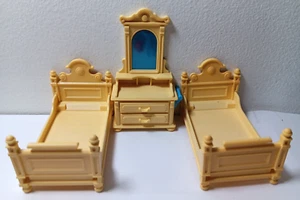 Playmobil Victorian Mansion Replacement Bedroom Set 2 Beds Dresser Parts - Afbeelding 1 van 2