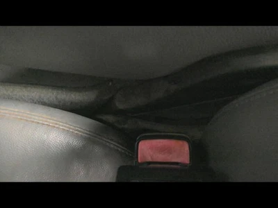 Used Front Left Seat Belt Front fits: 2008 Chevrolet Silverado 2500 pickup bucke - Imagem 1 de 4