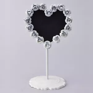 METAL HEART-SHAPED CHALKBOARD BLACKBOARD MESSAGE BOARD WITH ROSE BORDER - Picture 1 of 1