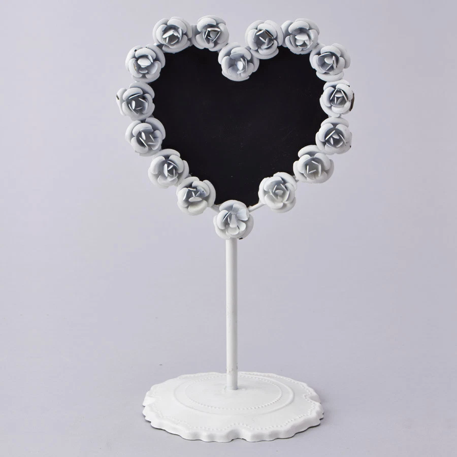 METAL HEART-SHAPED CHALKBOARD BLACKBOARD MESSAGE BOARD WITH ROSE BORDER - Image 1 of 1