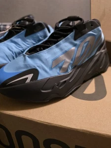 Yeezy Boost 700 MNVN Bright Cyan Size UK 5.5m Mens Brand New Full Box - Picture 1 of 5