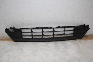Parrilla inferior parachoques delantero recargable Volvo C40 2022 en 32136098 genuino - Imagen 1 de 15