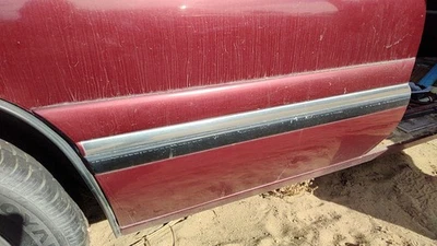 1998 别克 Lesabre 乘客右后模门后装饰 51b 波尔多红色 — 第 1/4 张图片