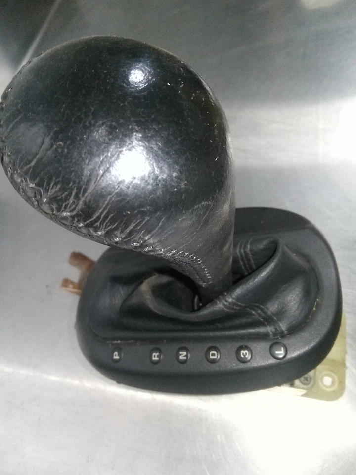 Оригинальный рычаг переключения передач 4-ступенчатая автоматическая коробка передач Chrysler Sebring 02–06 годов выпуска 04578146ab - Изображение 1 из 4