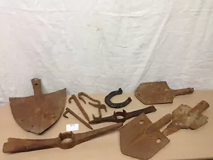 2015. ARTICOLI MILITARI WW1 PALE PICCONI CHIODI DA ROCCIA GANCI D'EPOCA - Foto 1 di 1