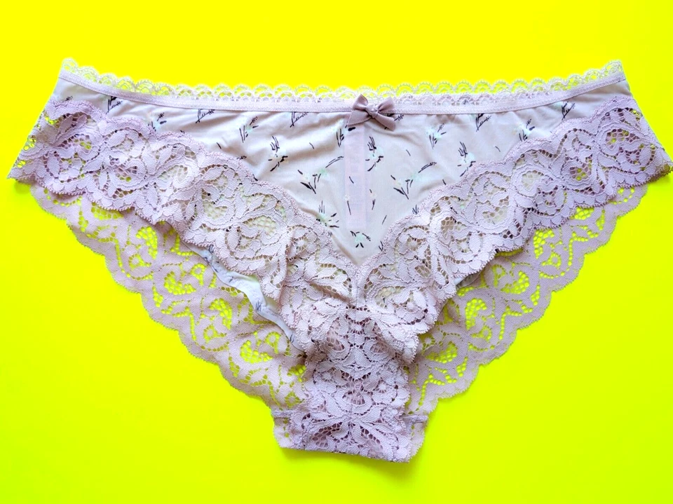 Braguita de bikini floral púrpura claro ribete de encaje Victoria's Secret Body by Victoria L Foto 1 de 4