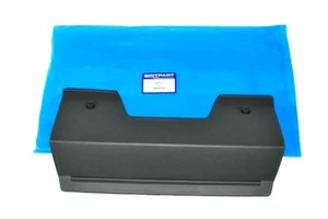 LAND ROVER RANGE ROVER SPORT 10-13 REAR BUMPER TOW EYE COVER BRITPART LR015132 - Picture 1 of 6