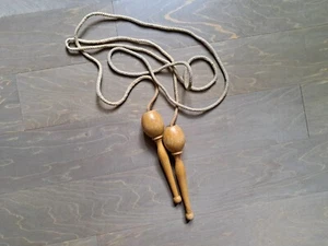 VINTAGE WOOD & COTTON JUMP ROPE WITH BALL BEARINGS - Picture 1 of 6