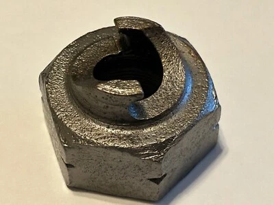 Tuerca del cigüeñal del motor Austin Healey (BN1 - BJ8) usada Foto 1 de 2