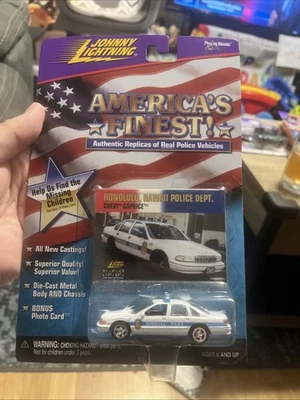 Chevy Caprice Johnny Lightning America's Finest Honolulu Police 1:64 fundido a presión Foto 1 de 4
