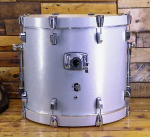 Ludwig Element Evolution 20 x 17" Kick Bass Drum Silver Sparkle, NEW - Picture 1 of 7