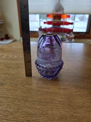 Lámpara de hadas púrpura Fenton Mary Gregory con un niño pequeño y una tortuga pintada a mano Foto 1 de 4