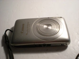 Canon PowerShot SD1400 IS 14.1MP 4x Digital Camera Silver "READ" - Picture 1 of 17