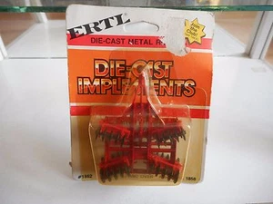 ERTL Farm Equipment in red on Blister - Picture 1 of 1