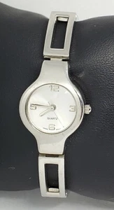 Ladies Beautiful Silver Tone Link Bracelet Silver Dial Analog Quartz Watch C3 - Picture 1 of 7