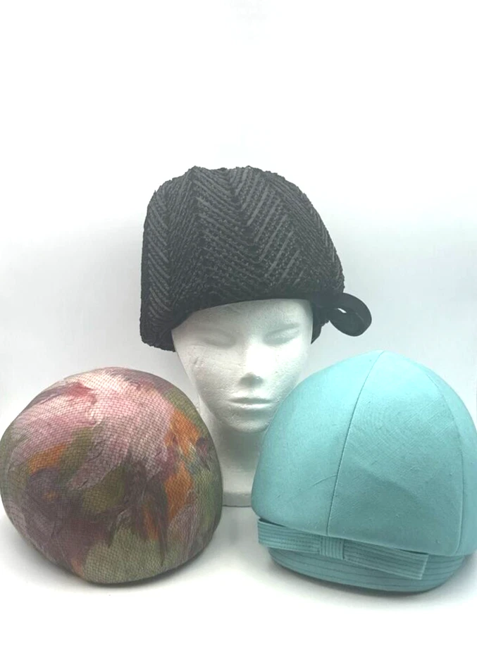 Lote de 3 sombreros Cloche vintage años 60 Mr John Jr Field-Schlick Betmar Foto 1 de 4