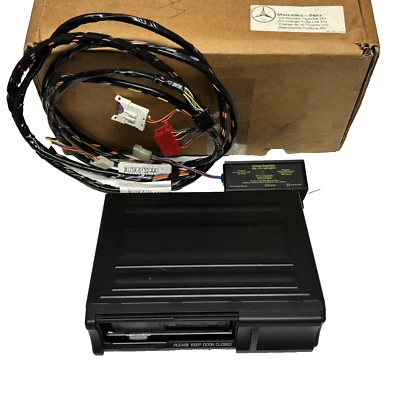 Original Mercedes-Benz CD-Wechsler Changer Truckline 24V LKW B67821123 - Bild 1 von 4