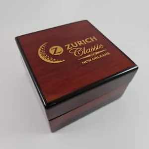 Vetrina per palline da golf classiche Zurich con pallina da golf dipinta oro - Foto 1 di 9