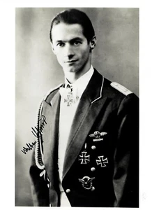 Walter Schuck Signed 8x10 Photograph (d) WWII German Ace 206 V Pose A - Picture 1 of 1