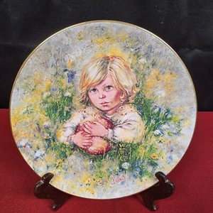 Vintage Collector's Plate Innocence by Mary Vickers - Picture 1 of 8