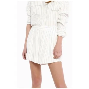 C\MEO COLLECTIVE Striped Pleated Shorts White Casual Summer Size Medium - Picture 1 of 7