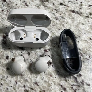 Sony WF-1000XM4 Noise Canceling Wireless Earbud Headphones Silver - READ DETAIL - Photo 1 sur 4