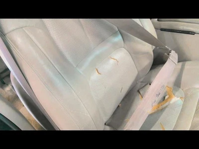 ESCALADE  1999 Seat Belt Front 724904 - Image 1 of 4