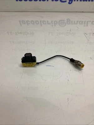 Banner Engineering QS18VP6LVQ5 Photoelectric Switch Polarized Retro L-852 - Image 1 of 4