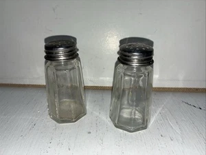 Vintage Hazel Atlas 8 Sided Glass Salt Pepper Shakers - Estate Find - Picture 1 of 4