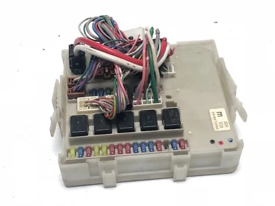 Módulo de control de carrocería de fusibles Nissan Armada Titan Infiniti 2004-2006 284B67S002 OEM Foto 1 de 3