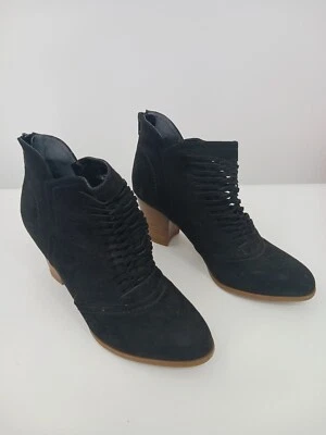 Fergalicious Women Bootie Black 10 Stitching Stacked Heel Mid Ankle Zip Chelly - Image 1 of 4